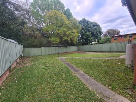 Home For Rent - Photo 4