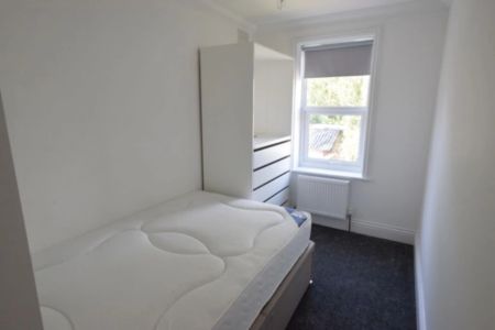 To Rent Bemister Road, Winton, Bournemouth, BH9 £3,120 pcm Tenancy Info - Photo 5