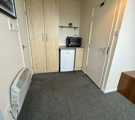 Flat 3, Irwin Approach, Halton, Leeds, LS15 0DW - Photo 3