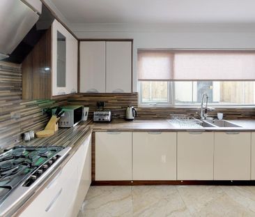 Room in a Shared House, Helston Road, LS10 - Photo 1