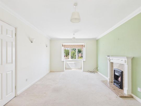 4 BED Detached house To rent - Photo 1