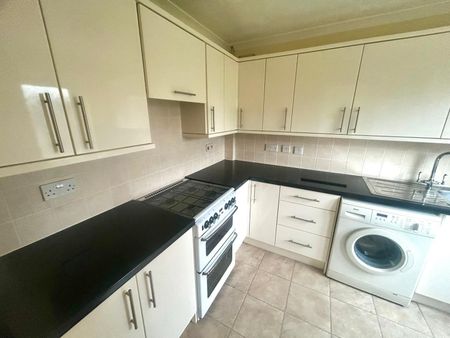 Redwood Road, Yeovil - Photo 5