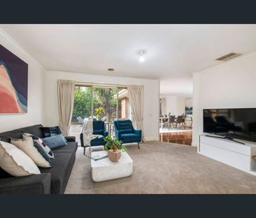 CHARMING & TIMELESS 3 BEDROOM UNIT - Photo 2