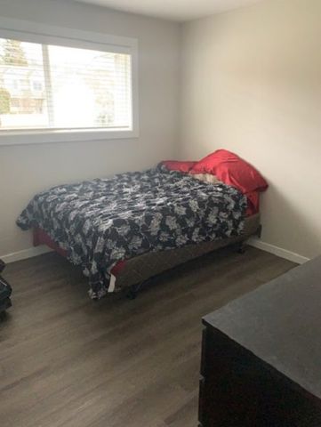 Newly renovated 3 bedrooms, 1.5 bathroom - Photo 4