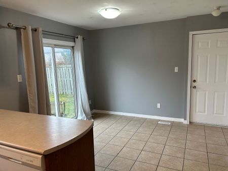 For Lease - 987 Prosperity Court, London East, Ontario - Photo 3