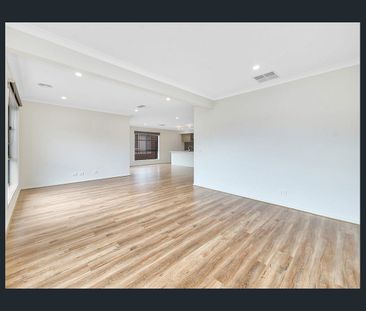 Comfort, Space & Convenience in Edgebrook Estate, Clyde! - Photo 3