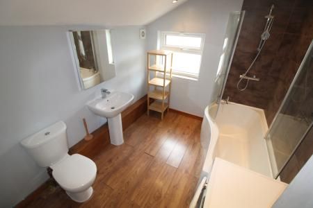 Victoria Crescent, Staffordshire, Burton upon Trent, DE14 - Photo 2