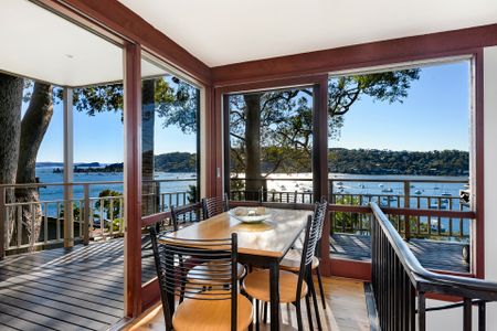 4 Bedroom Home with Stunning Pittwater Views - Photo 4