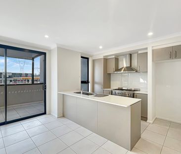 🏡 3-Bedroom Townhouse - Photo 3