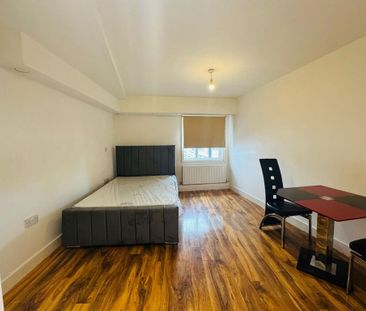 Studio to rent - Photo 5