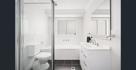 Beautifully Presented Modern Home in a Peaceful Katoomba Setting - Photo 4