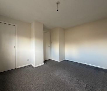 2 bedroom semi-detached house to rent - Photo 4