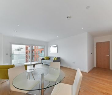 2 bedroom flat to rent - Photo 2