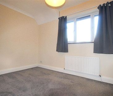 2 bedroom end of terrace house to rent - Photo 3