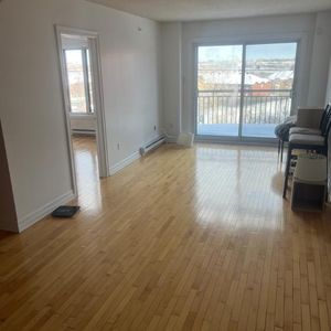 2 Chambres à coucher et 2 salles de bain avec parking intérieur - Photo 2