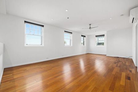 Bayside Beauty with Uninterrupted Water Views - Photo 4