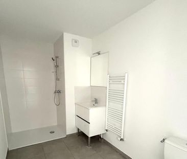 Location Appartement 1 pièce 30m² ST ETIENNE 42000 - Photo 3