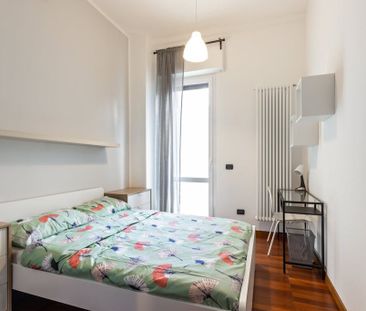 Via Giuseppe Massarenti, Milan, Lombardy 20148 - Photo 5