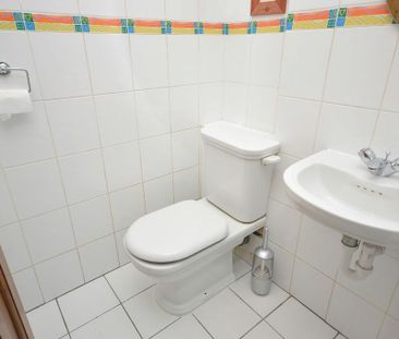 5 bedroom semi-detached house to rent - Photo 2