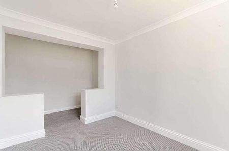 Tolworth Park Road, Surbiton, KT6 - Photo 4