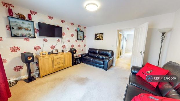 1 bedroom in a house share to rent - Photo 1