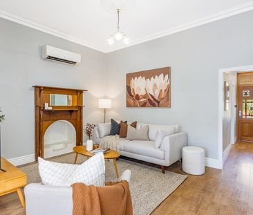 Charming Renovated Miners Cottage on the Edge of the CBD - Photo 1