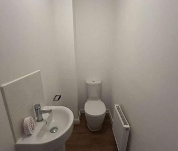 Lintott Gardens, Warrington, WA1 - Photo 1