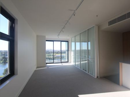 Spacious 2 Bedroom Apartment - Photo 2