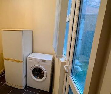 7 Egeria Street, Belfast, BT12 5PN - Photo 6