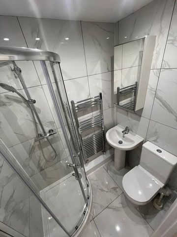 Room in a Shared House, Lockesfield Place, E14 - Photo 4