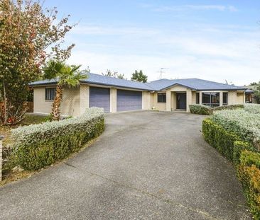 Spacious 4BR Rosehill Retreat with AC & BBQ - Photo 3