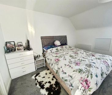 4 bedroom semi-detached house to rent - Photo 2