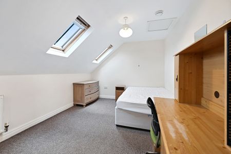 6 Bed Student Accommodation - Photo 4