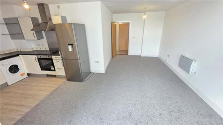 3 bedroom apartment to rent - Photo 2