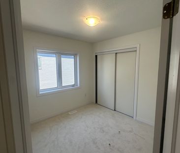 For Lease - 41 Canvas Crescent, Welland, Ontario - Photo 3