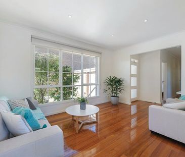 Three-bedroom family home in fantastic location - Photo 6