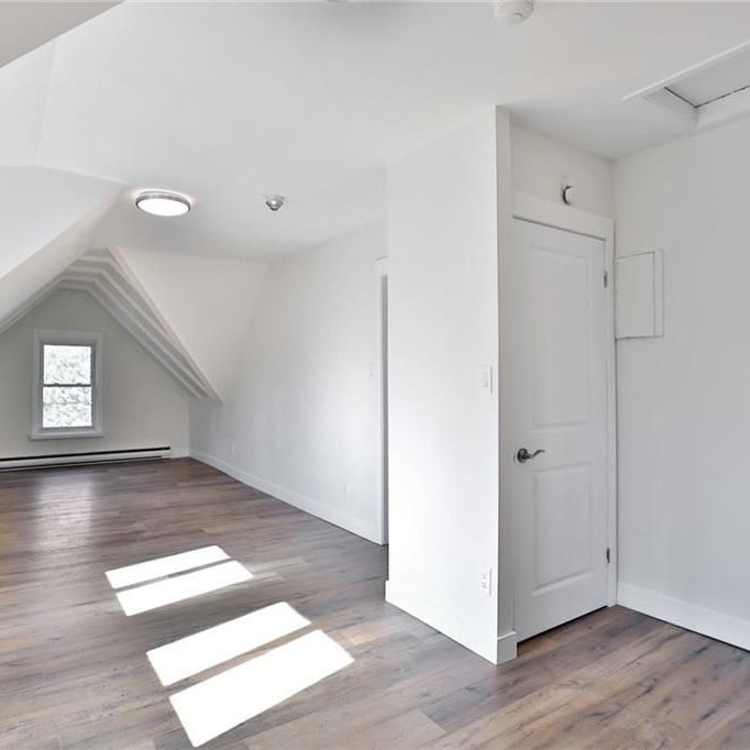 For Lease - 128 Herkimer Street Unit# 3, Hamilton, Ontario - Photo 1