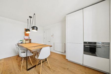3 bedroom flat to rent - Photo 4