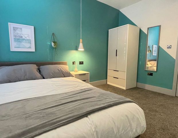 A Captivating Shared House share for Rent in Armley, Leeds Room 4 - Photo 1