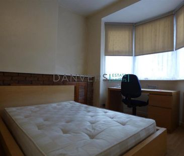 4 bedroom terraced house to rent - Photo 5