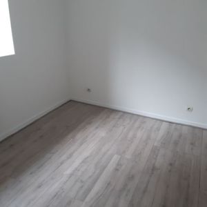 Location Appartement 3 pièces 45m² FIRMINY 42700 - Photo 2