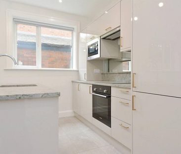 6 Chlorine Gardens, Belfast BT9 5DJ - Photo 3