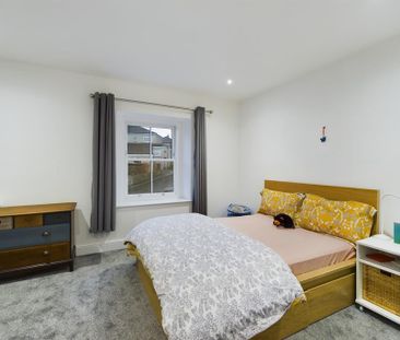 2 bedroom semi-detached house to rent - Photo 5