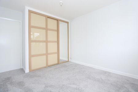 3 bedroom apartment to rent - Photo 3
