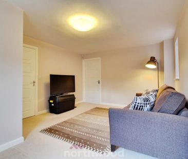 3 bedroom semi-detached house to rent - Photo 3