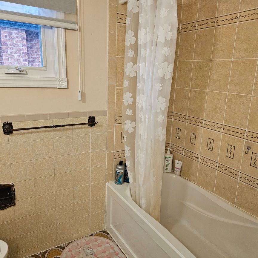 For Lease - 29 Elmartin Drive Unit# main #1, Toronto, Ontario - Photo 1