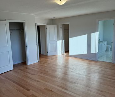 For Lease - 33 Rochester Drive, Barrie, Ontario - Photo 3