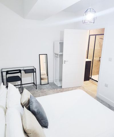 3 bedroom flat to rent - Photo 4