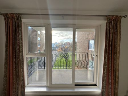 2 bedroom apartment to rent Cardinal Court, Grand Avenue, Worthing, BN11 - Photo 2