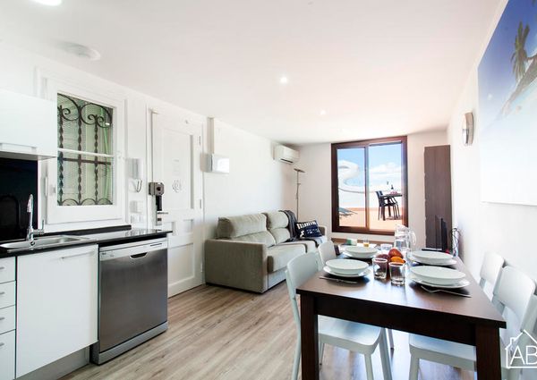 Stylish 2-bedroom Apartment with a Private Terrace in Poble Sec